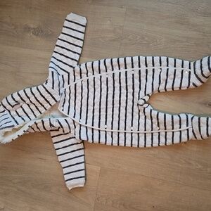 Nordstrom Striped Hooded Footie Snow Suit Or Winter Suit in Black and White